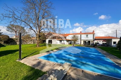 Maison à vendre à ST-SÉBASTIEN SUR LOIRE  - 10 pièces - 300 m² 