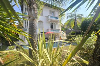 Maison à vendre à NICE Cyrnos - 7 pièces - 261 m² 