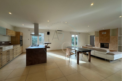 Maison à vendre à COGOLIN  - 6 pièces - 284 m² 