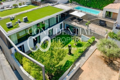 House for sale in MARSEILLE 7EME  - 6 rooms - 300 m² 