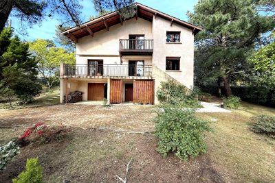 House for sale in ARCACHON  - 8 rooms - 230 m² 