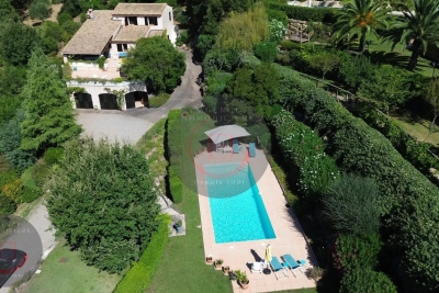 Maison à vendre beau terrain dominant