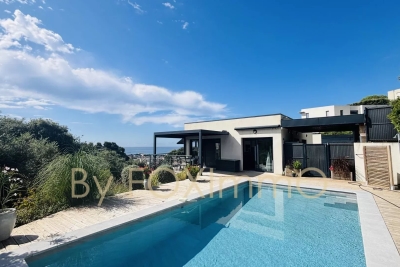 Maison à vendre à CAGNES-SUR-MER  - 6 pièces - 140 m² 