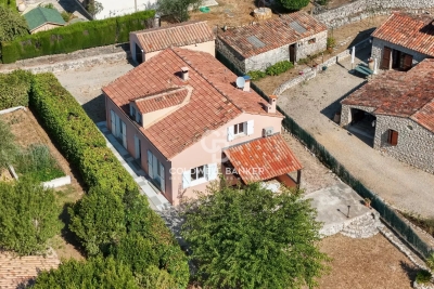 House for sale in ST-CÉZAIRE-SUR-SIAGNE  - 4 rooms - 162 m² 