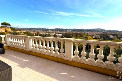 Maison à vendre plain pied et vue mer alpes maritimes 