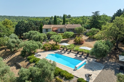Maison à vendre à GORDES Montfavet Pericentre - 5 pièces - 172 m² 