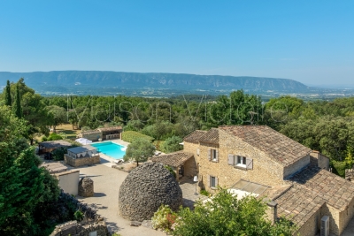 Maison à vendre à GORDES Montfavet Pericentre - 6 pièces - 160 m² 