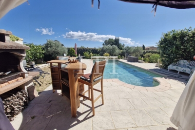 Maison à vendre à ST-SATURNIN-LÈS-APT Montfavet Pericentre - 5 pièces - 115 m² 