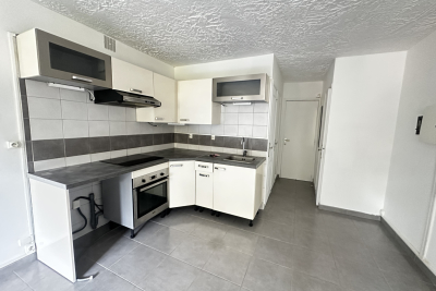 Appartement à louer à LA VALETTE-DU-VAR  - 1 pièces - 30 m² 