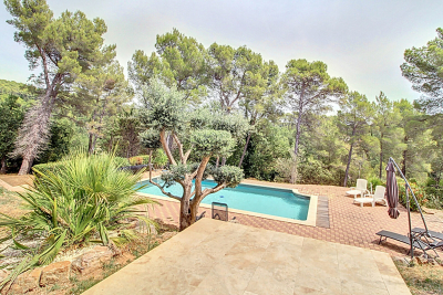 Maison &agrave; vendre &agrave; DRAGUIGNAN  - 8 pi&egrave;ces - 180 m&sup2; 