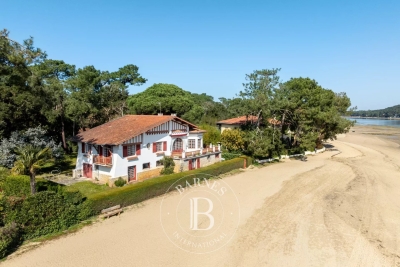 Maison à vendre à HOSSEGOR   - 358 m² 