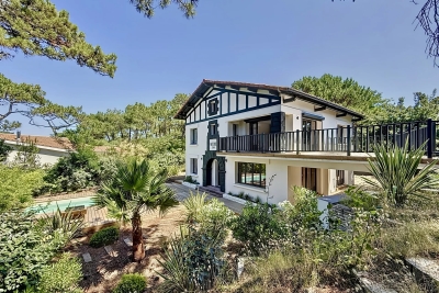 Maison à vendre à LÈGE-CAP-FERRET  - 8 pièces - 200 m² 