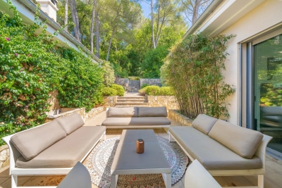 House for sale in MOUGINS Aspremont - 6 rooms - 408 m&sup2; 
