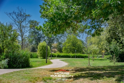 Maison à vendre à ST PALAIS SUR MER  - 7 pièces - 218 m² 