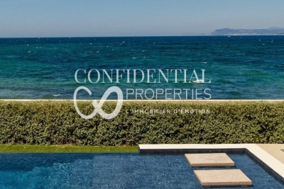 House for sale in SANARY-SUR-MER  - 6 rooms - 230 m&sup2; 