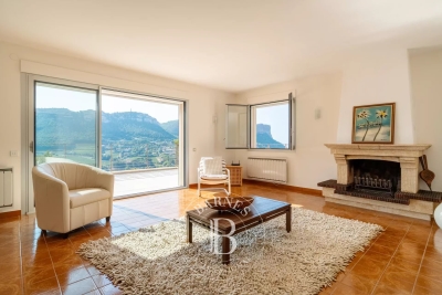 House for sale in CASSIS  - 7 rooms - 205 m&sup2; 