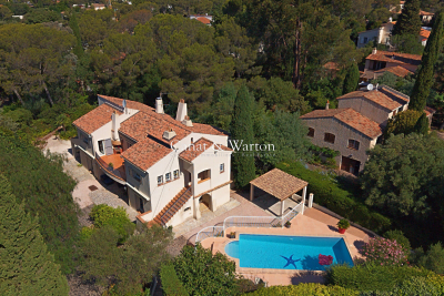 Maison à vendre à ST-RAPHAËL Peyron-Saint Sebastien - 9 pièces - 281 m² 