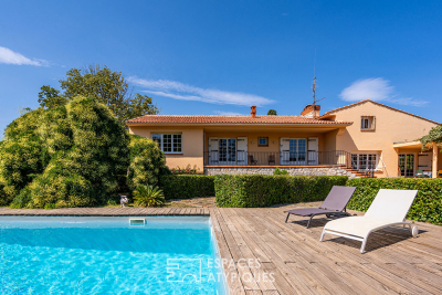 Maison à vendre à TOULOUGES Peripherie - 10 pièces - 330 m² 