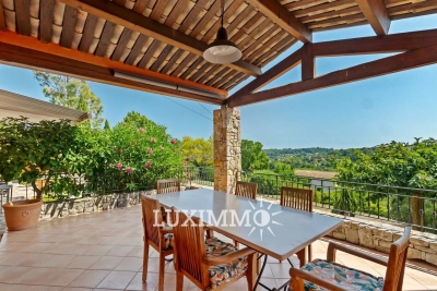 Maison &agrave; vendre &agrave; CHATEAUNEUF-GRASSE  - 5 pi&egrave;ces - 175 m&sup2; 
