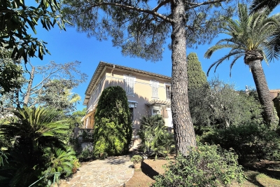 Maison à vendre à CANNES  - 7 pièces - 250 m² 