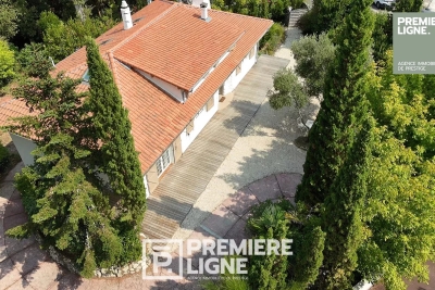 House for sale in ARCACHON  - 6 rooms - 320 m² 