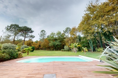 Maison à vendre à LA BREDE  - 1 pièces - 156 m² 