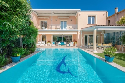 Maison à vendre à CANNES  - 9 pièces - 240 m² 