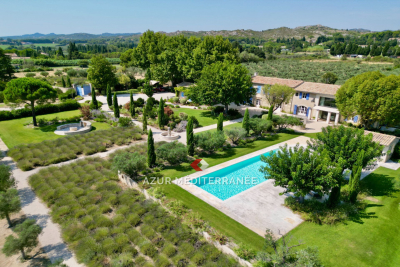 House for sale in MAUSSANE-LES-ALPILLES  - 7 rooms - 350 m² 