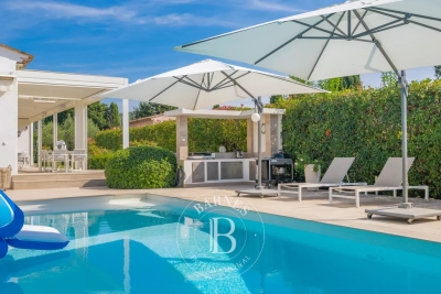 House for sale in MOUGINS Coursegoules - 8 rooms - 1322 m&sup2; 