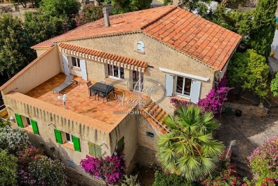 House for sale in RAYOL-CANADEL-SUR-MER  - 6 rooms - 202 m&sup2; 