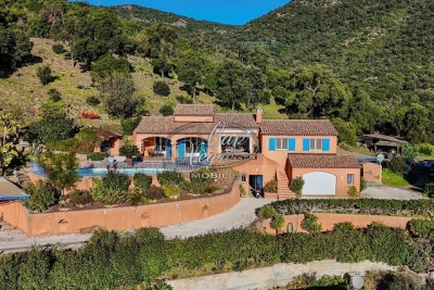 Maison à vendre à LE LAVANDOU  - 5 pièces - 144 m² 