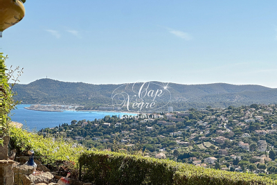 Appartement à vendre à LE LAVANDOU Le Mourillon i - 2 pièces - 49 m² 