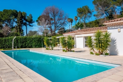 House for sale in VALBONNE  - 5 rooms - 208 m&sup2; 