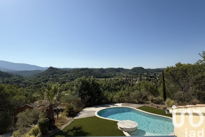 Maison à vendre à ENTRECHAUX Montfavet Pericentre - 7 pièces - 200 m² 