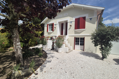 Maison &agrave; vendre &agrave; ST GEORGES DE DIDONNE  - 7 pi&egrave;ces - 261 m&sup2; 