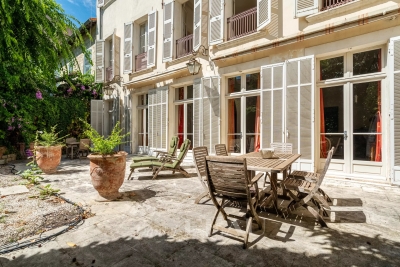 Maison &agrave; vendre &agrave; AVIGNON  - 14 pi&egrave;ces - 722 m&sup2; 