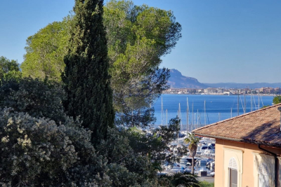 Appartement à vendre à ST-RAPHAËL Valescure Est-Aiguebonne - 3 pièces - 87 m² 