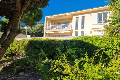 Maison &agrave; vendre &agrave; LE LAVANDOU  - 6 pi&egrave;ces - 182 m&sup2; 