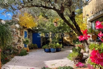 Maison &agrave; vendre &agrave; GRIGNAN  - 8 pi&egrave;ces - 250 m&sup2; 