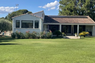 Maison &agrave; vendre &agrave; ARLES Domaine Ventre - 7 pi&egrave;ces - 205 m&sup2; 