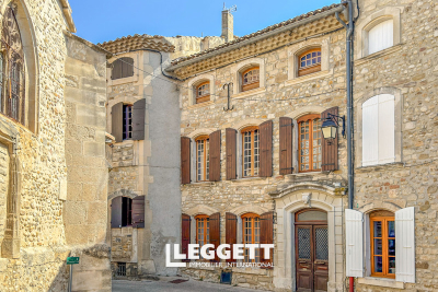 Maison à vendre à VISAN Montfavet Pericentre - 7 pièces - 273 m² 