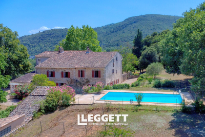 Maison à vendre à ST-MAXIMIN-LA-STE-BAUME  - 16 pièces - 505 m² 