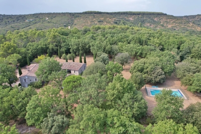 Maison à vendre à UZÈS Robiac-Rochessadoule - 7 pièces - 207 m² 