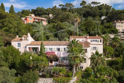 Maison à vendre à GRASSE  - 10 pièces - 322 m² 