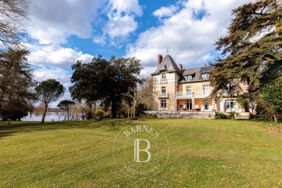 Maison à vendre à NANTES Petit Bois - 10 pièces - 1022 m² 