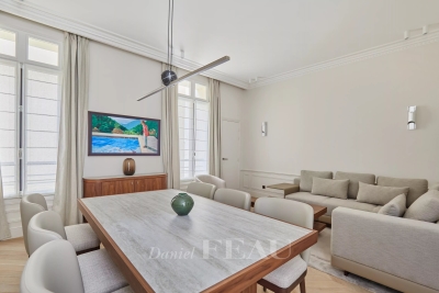 Appartement à louer à PARIS 8EME Javel 15 - 3 pièces - 70 m² 
