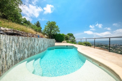 Maison à vendre à NICE Cyrnos - 8 pièces - 280 m² 