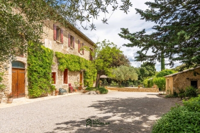 Maison &agrave; vendre &agrave; immobilier VENEJAN  - 12 pi&egrave;ces - 400 m&sup2; 