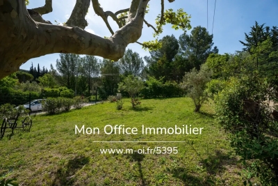 Maison à vendre à CABRIES  - 7 pièces - 188 m² 