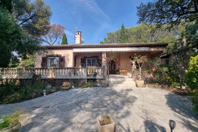 Maison à vendre à ST-RAPHAËL Peyron-Saint Sebastien - 6 pièces - 210 m² 